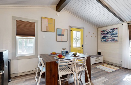 Pottsboro House | Charming house with short walk to sandy beach and boat launch
