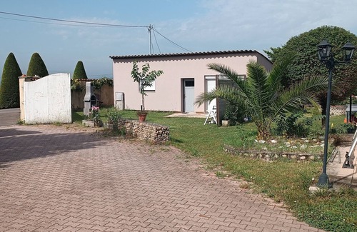 Anneyron House | Charming house with swimming pool