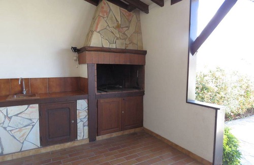 Vendres House | Charming House with Terrace, BBQ, and Parking, Steps from Beach and Shops – Sleeps 6