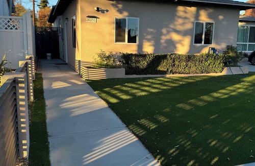 Chatsworth House | Charming house with WiFi and AC in fantastic Los Angeles.