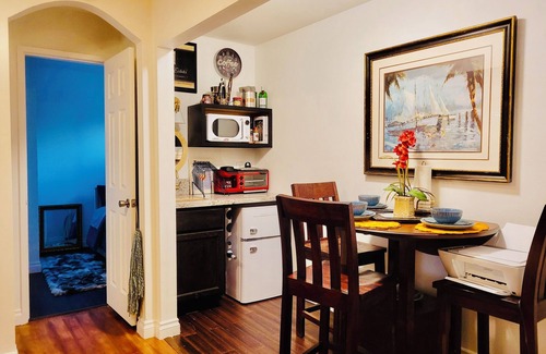 Santa Ana House | Charming house with WiFi and AC in wonderful Santa Ana