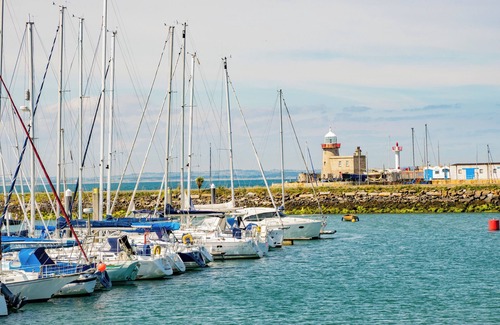 Howth Apartment | Charming Howth Marina Retreat