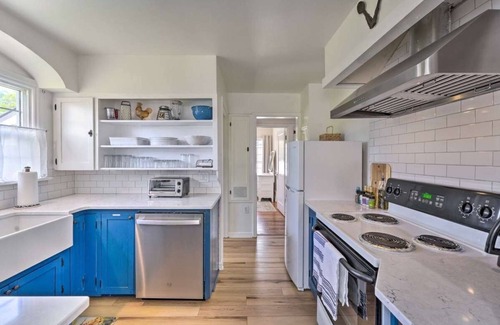 Twin Falls Cottage | Charming Idaho Home 3 Bedroom Cottage by RedAwning