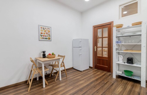 Sol Apartment | Charming in Cuchilleros, next to Plaza Mayor. Beautiful 2-bedroom apartment.