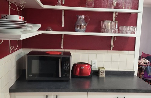 The Southampton House | Charming in South Hampton Pets Welcome