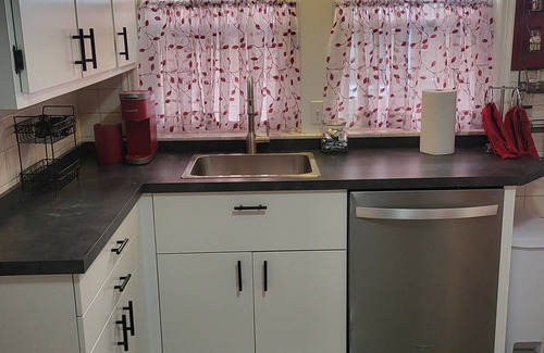 The Southampton House | Charming in South Hampton Pets Welcome