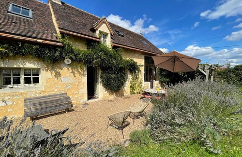Le Pin-la-Garenne Cottage | Charming Independent House with Garden, Pond, and Modern Amenities in Tranquil Hamlet
