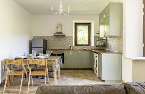 Calmazzo Apartment | Charming independent farmhouse of about 100 sqm, perfect for 4 people, structured on two levels (second floor accessible by stairs).The property is a Rustico dating back to the 19th century, completely renovated, and is located in the heart of Val Metaur