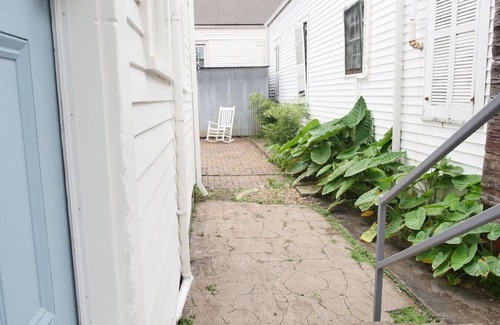 Irish Channel House | Charming Irish Channel Home | Steps to Magazine St