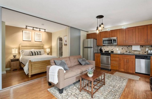 South Park Apartment | Charming Junipera Studio in Prime Location (A)