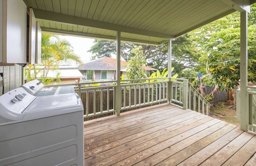 Kailua House | Charming Kailua Hillside 2 bedroom, 1.5 bath w/split AC, ceiling fans, WiFi