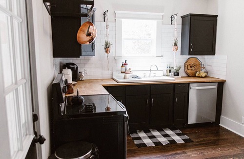 Eastwood House | Charming Kalamazoo Bungalow-5 min from downtown