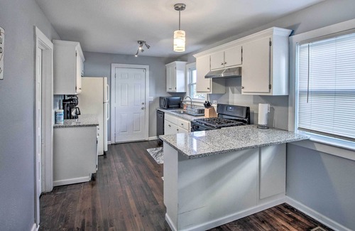 Kansas City House | Charming Kansas City Home 3 Mi to Zoo!