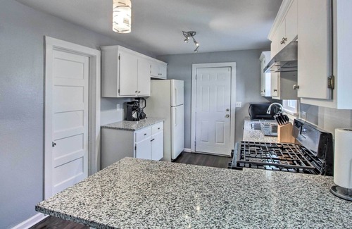 Kansas City House | Charming Kansas City Home 3 Mi to Zoo!