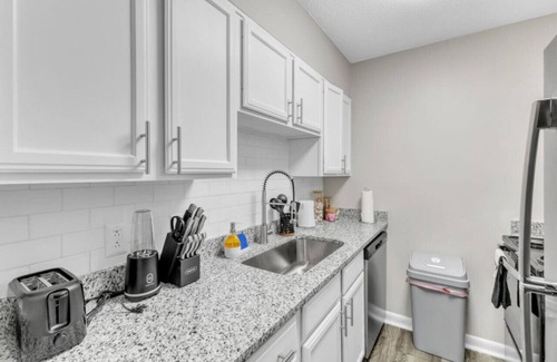 Durham Apartment | Charming King 2BR Suite—in Research Triangle Park!