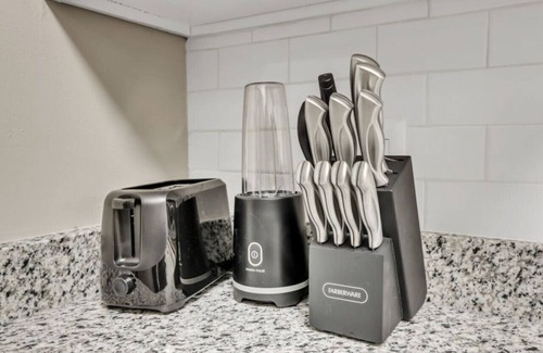 Durham Apartment | Charming King 2BR Suite—in Research Triangle Park!