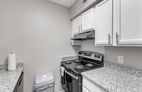 Durham Apartment | Charming King 2BR Suite—in Research Triangle Park!