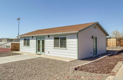 Kingman House | Charming Kingman Casita Less Than 1 Mi to Route 66!