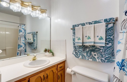 Kingsland House | Charming Kingsland Getaway w/Screened Porch!