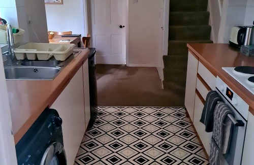 Kintbury Cottage | Charming Kintbury Cottage with lovely open fire-place & home cinema