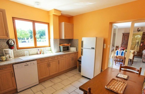 Saint-Laurent-de-Lin Cottage | Charming Longère Near Loire Castles: Quiet, Nature, WiFi, BBQ, Kids' Area, Pets Welcome