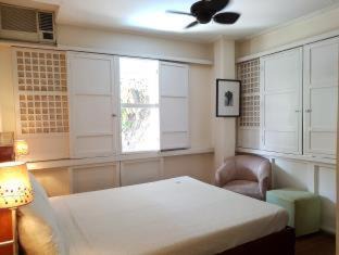 Downtown Bed & Breakfast | Charming La Casita Mercedes, 5Br and 5TB for Family and Friends Staycation- Read Listing Info