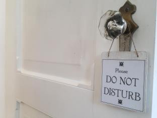 Downtown Bed & Breakfast | Charming La Casita Mercedes, 5Br and 5TB for Family and Friends Staycation- Read Listing Info
