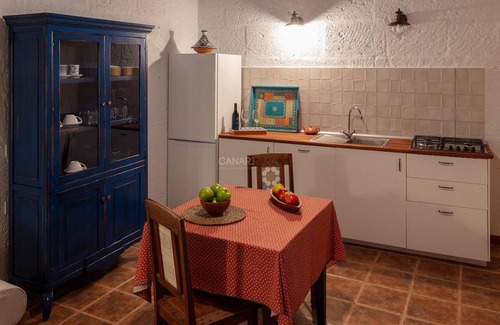 Arico el Nuevo Cottage | Charming La Jara House with Private Pool and Stunning Mountain Views i