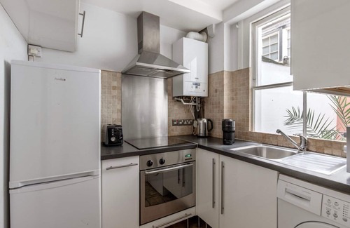 St. Helen's Apartment | Charming Ladbroke Grove 2BR w/Outdoor Space, nr Shopping, by Blueground