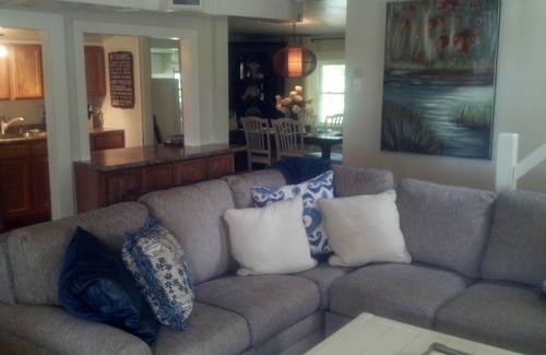 Rindge Cabin | Charming Lake Cottage est 1903! Private and relaxing waterfront, family fun!