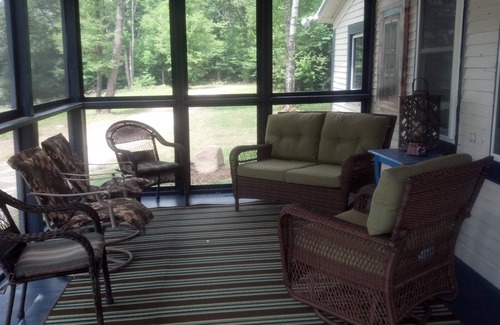 Rindge Cabin | Charming Lake Cottage est 1903! Private and relaxing waterfront, family fun!