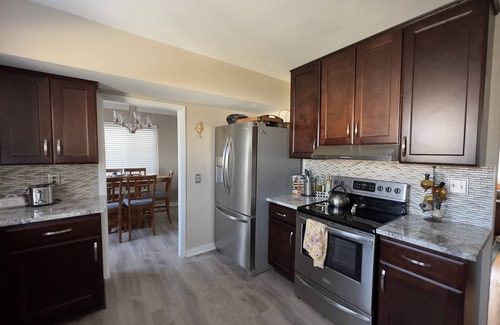 Port Clinton House | Charming Lake House, short walk to lake, near downtown PC, great for families!
