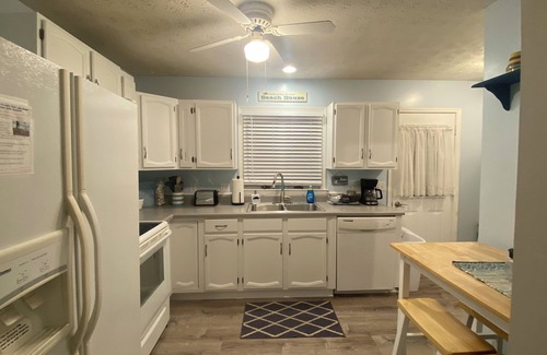 Huron House | Charming Lake House in Huron; close to Cedar Point, Sports Force, Kalahari