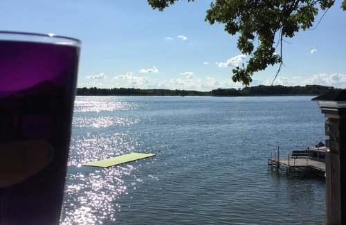 Maple Plain House | Charming Lake House on beautiful Lake Independence
