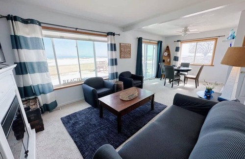 Oscoda House | Charming Lake Huron Cottage Private Beach Access