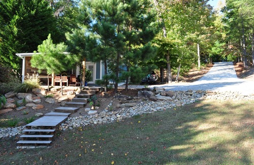 Six Mile Cabin | Charming Lake Keowee Retreat, 16 miles from Clemson!