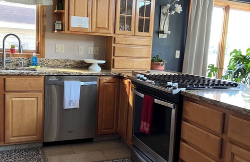 Marietta House | Charming lake side retreat great for family time or a romantic getaway!