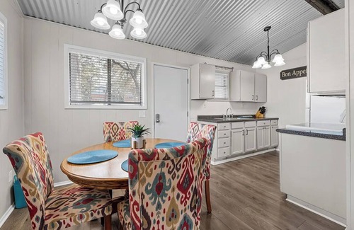 Clifton House | Charming Lake Whitney Retreat—Family Getaway or Fishing Trip Near Waco & Clifton