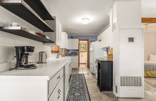Traverse City House | Charming Lakefront Cottage Retreat | Vintage Decor