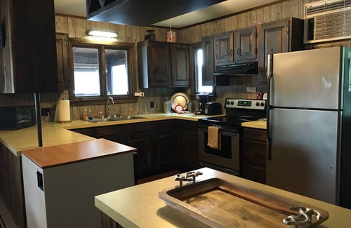 North Lake George Cabin | Charming Lakefront Cottage - Northern Lake George