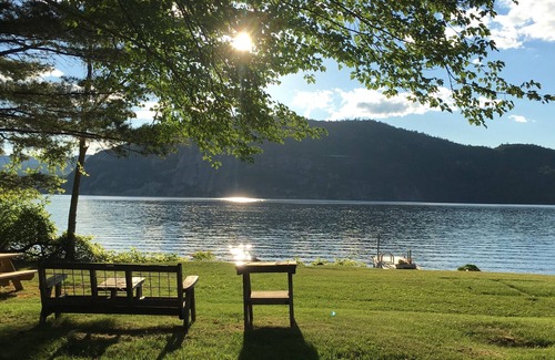 North Lake George Cabin | Charming Lakefront Cottage - Northern Lake George