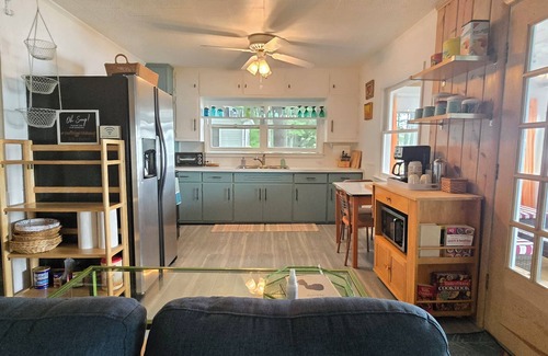 Higgins Lake Cottage | Charming, LAKEFRONT cottage on beautiful HIGGINS LAKE