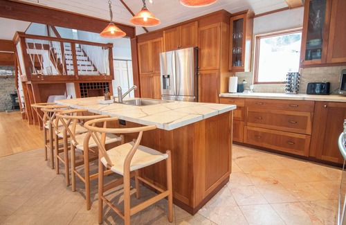 Enfield House | Charming Lakefront Cottage on Lake Mascoma