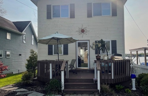 Lakeville House | Charming Lakefront - Waterfront 2-bedroom 2-bath on Conesus Lake - Pet Friendly