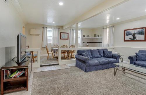 Lakehead-Lakeshore House | Charming Lakehead Cabin Walk to Shasta Lake!