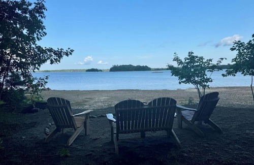 Ellsworth House | Charming lakeside 2-bedroom house minutes from downtown Ellsworth with WiFi