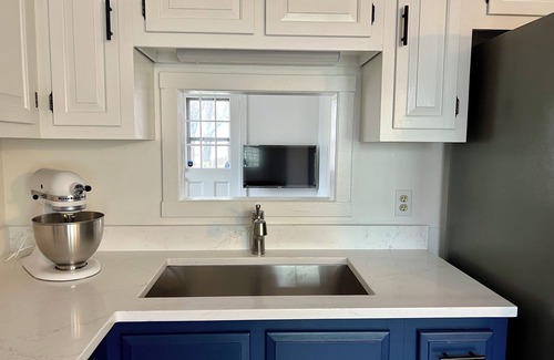 South End House | Charming Lakeside Beach House, three bedrooms in fabulous Burlington