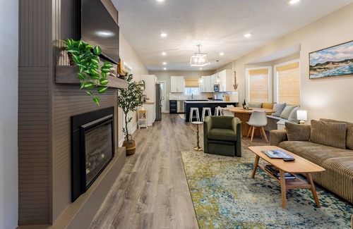 Lakeside House | Charming Lakeside Retreat