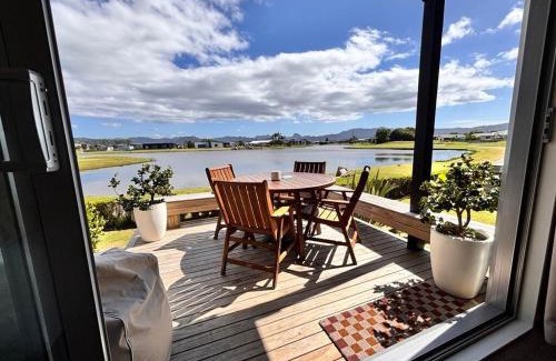 Matarangi Villa | Charming Lakeview Golf Villa