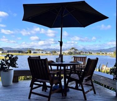 Matarangi Villa | Charming Lakeview Golf Villa